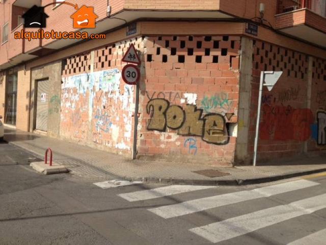 Se alquila local frente al colegio de Santiago el Mayor photo 0
