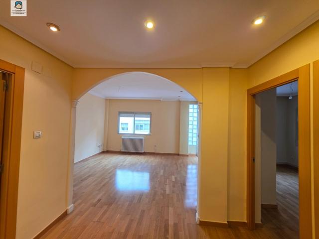 BONITO PISO DELICIAS DOS HABITACIONES photo 0