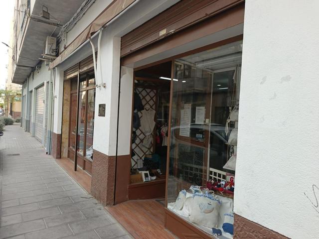 Amplio Local Comercial en Elda. photo 0