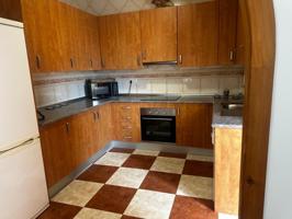 Amplio Piso en Aspe: ¡Tu Nuevo Hogar Espera por Ti! photo 0