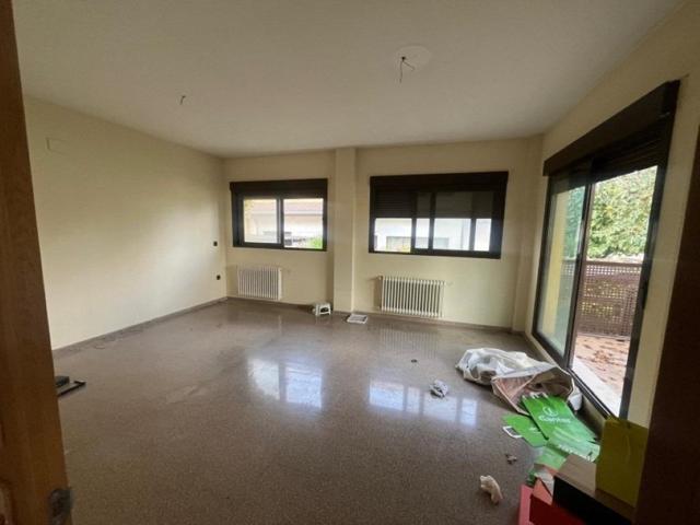 Amplia Casa en Venta en Elda - Oportunidad Única photo 0