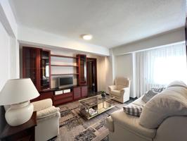 Piso de 3 dormitorios con balcón y trastero en frente de la Universidad🎓 photo 0