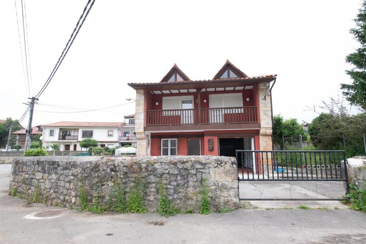 Casa de 3 plantas con terreno y garaje en Udías 🌳🌳 photo 0