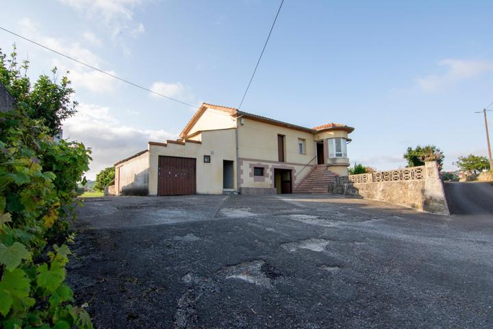 Casa con 6000 m2 de terreno en Viveda, Santillana del Mar🌳🌳 photo 0