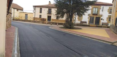 275 m2 de Vivienda unifamiliar con 250 m2 de jardín en Navalcaballo. photo 0