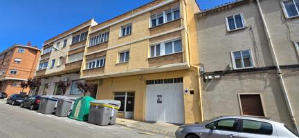 Local Comercial en c- Merineros de 176 m2 constr. con DOS OFICINAS Y VADO EN PUERTA GARAJE photo 0