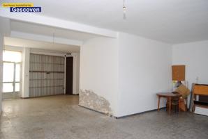 LOCAL COMERCIAL-ALMACÉN CON ENTRADA PARA VEHÍCULOS photo 0