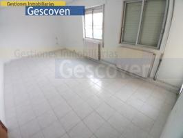 AMPLIA VIVIENDA CENTRICA CON PATIO Y BALCÓN TERRAZA photo 0