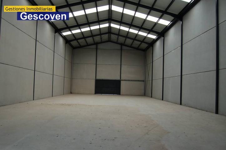 GRAN NAVE INDUSTRIAL de 375 m2 y 130 m2 de patios photo 0
