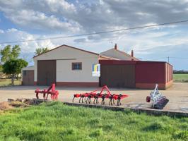 ¡GRAN OPORTUNIDAD DE NEGOCIO! CASA, 2 NAVES Y ALMACÉN A LA VENTA EN VILLALPANDO, ZAMORA. photo 0