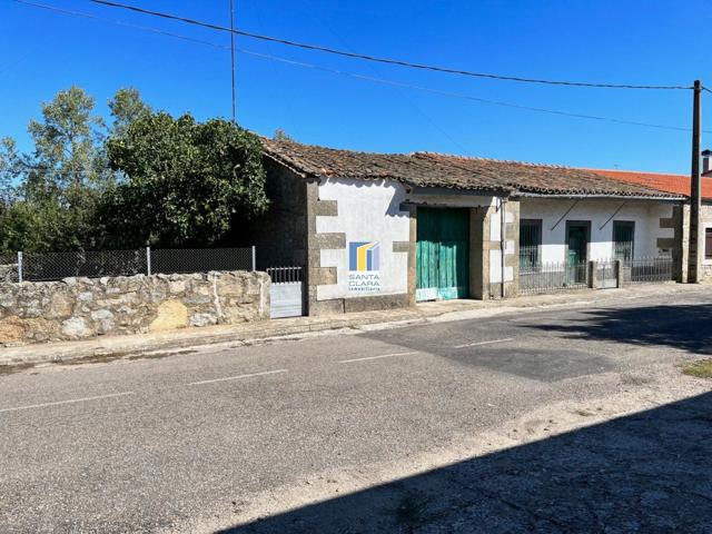 CASA EN VENTA CON 3 DORMITORIOS, GARAJE Y AMPLIO JARDÍN EN MUGA DE SAYAGO, ZAMORA. photo 0