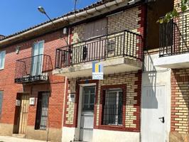 CASA PARA REFORMAR EN VENTA CON PATIO Y ALMACENES EN VILLARRÍN DE CAMPOS (ZAMORA) photo 0