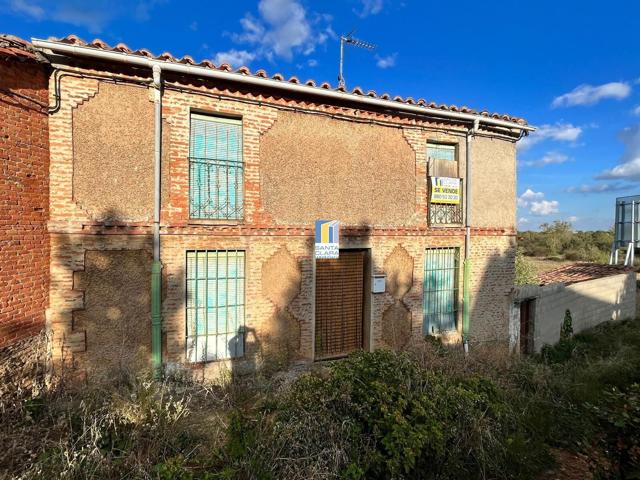 CASA CON PARCELA EN VENTA CON 5 DORMITORIOS EN TÁBARA, ZAMORA. photo 0