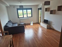 APARTAMENTO EN ALQUILER CON TERRAZA Y PLAZA DE GARAJE CERRADA EN MONFARRACINOS, ZAMORA. photo 0