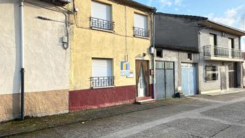 CASA EN VENTA CON 4 DORMITORIOS Y GARAJE EN CARBAJALES DE ALBA (ZAMORA). photo 0