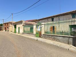 CASA EN VENTA DE 4 DORMITORIOS CON AMPLIO PATIO EN ASPARIEGOS, ZAMORA. photo 0