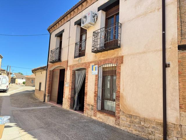 CASA EN VENTA DE 3 DORMITORIOS, 2 BAÑOS, GARAJE, PATIO Y PISCINA EN VILLALONSO(ZAMORA). photo 0