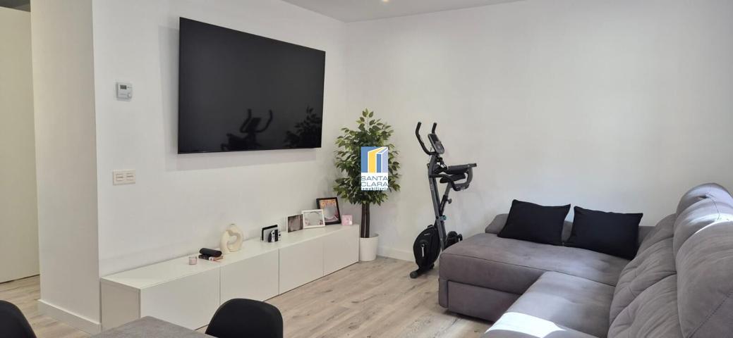 PISO REFORMADO EN VENTA DE 2 DORMITORIOS JUNTO A TRES CRUCES, ZAMORA. photo 0