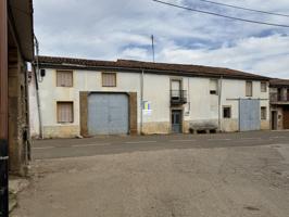 CASA EN VENTA CON AMPLIO PATIO EN PLENO CENTRO DE SAMIR DE LOS CAÑOS, ZAMORA. photo 0