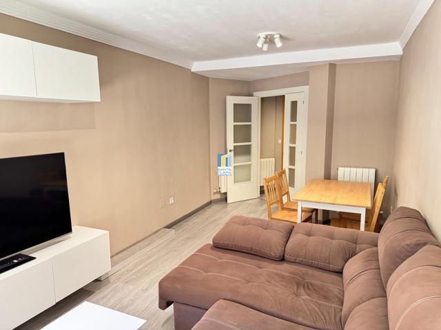 PISO EN VENTA DE 2 DORMITORIOS , 2 BAÑOS Y PLAZA DE GARAJE EN ZONA SEPULCRO, ZAMORA. photo 0