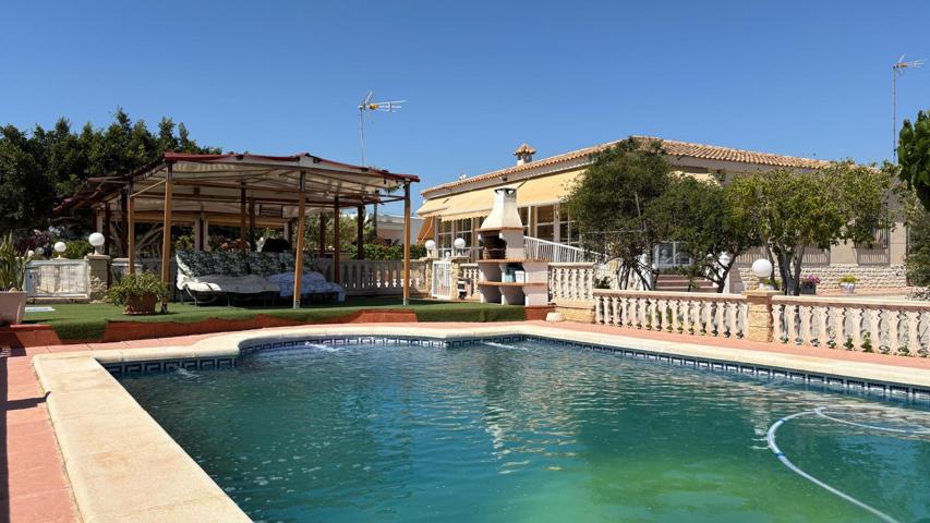 ESTUPENDO CHALET EN ZONA BONAVISTA photo 0