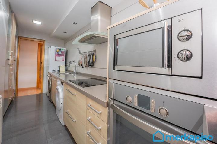 Bonito piso con parking, zona Roureda photo 0