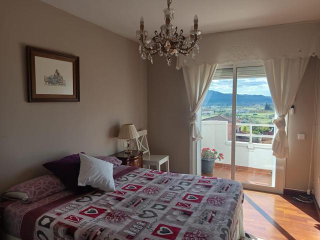Precioso piso de 4 habitaciones reformado con trastero reformado photo 0
