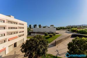 Se vende piso de 3 dormitorios con plaza de aparcamiento y trastero en Viladecans photo 0