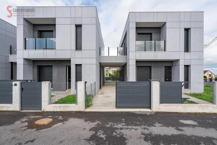 Promoción de Chalets de nueva construcción en el Alto de Maliaño  Llave en mano photo 0