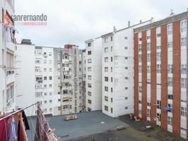 Piso en la zona de Cuatro Caminos con ascensor --- Inversión segura photo 0