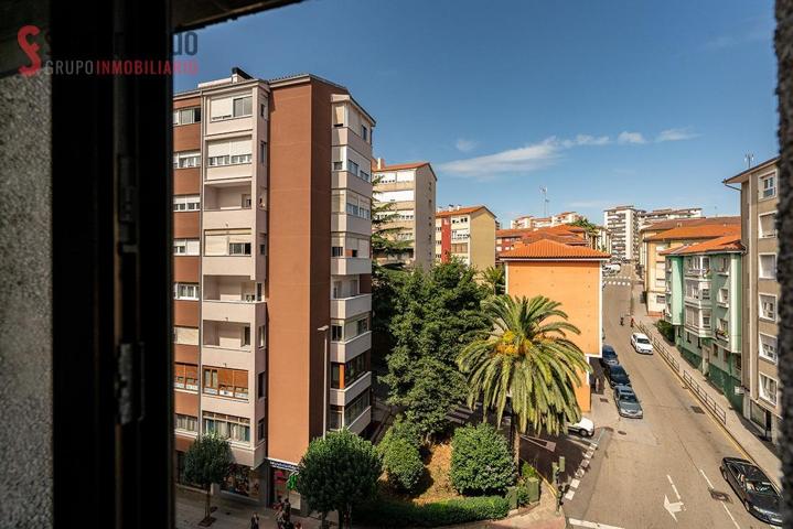 Piso en Venta de 3hab con ascensor. Camilo Alonso Vega - Santander photo 0