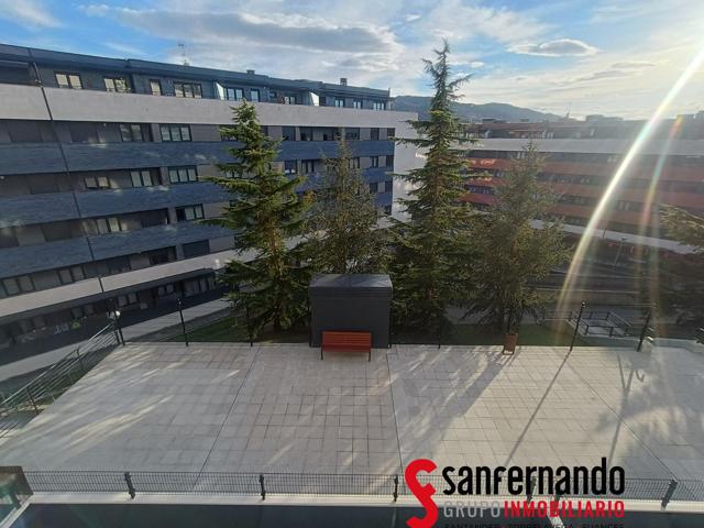 Se alquila piso a estrenar de 3 habitaciones, 2 baños, con garaje y piscina comunitaria en El Astillero photo 0