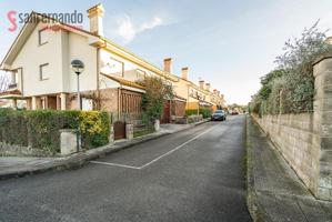 Chalet pareado en Miengo con piscina y jardín photo 0