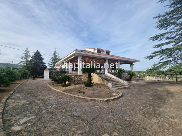 Espectacular Chalet a la venta en Ontinyent. photo 0