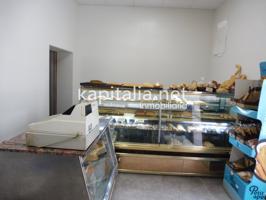 Local comercial en venta o alquiler en Ontinyent, zona calle mayor. photo 0