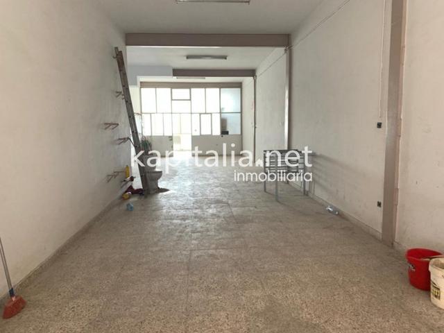 Local comercial a la venta en Ontinyent photo 0