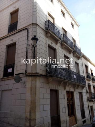 Grandiosa casa a la venta en plaza Ayuntamiento (BOCAIRENT) photo 0