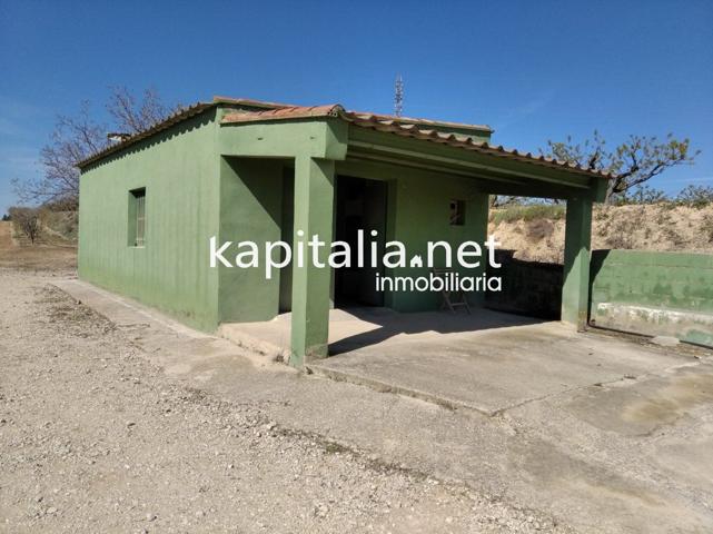 Casita con terreno a la venta en Agullent, zona Corral Nou. photo 0