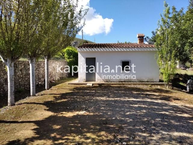 Casa con terreno a la venta en Ontinyent, zona Pou Clar. photo 0