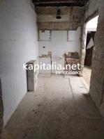 INTERESANTE CASA A LA VENTA EN ONTINYENT, ZONA CERCA DEL CENTRO COMERCIAL Y DE LA PLAZA CONCEPCION. photo 0