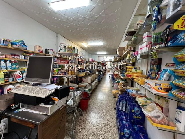 Local comercial en venta y traspaso zona Llombo photo 0