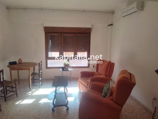 ADOSADO A LA VENTA EN LA POBLACIÓN DE FONTANARS DELS ALFORINS photo 0