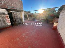 Casa con local comercial a la venta en Montaverner photo 0