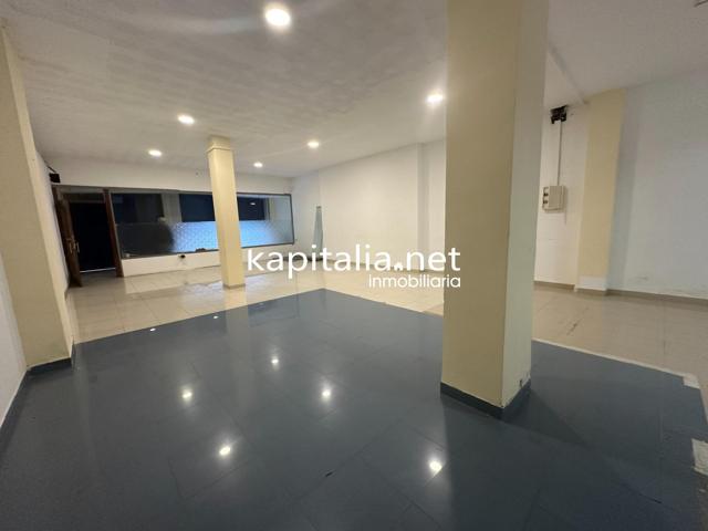 Local comercial en alquiler en Ontinyent zona de San Jose photo 0