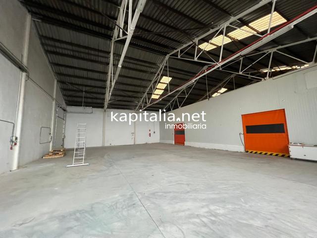 Nave a la venta y alquiler en Agullent photo 0