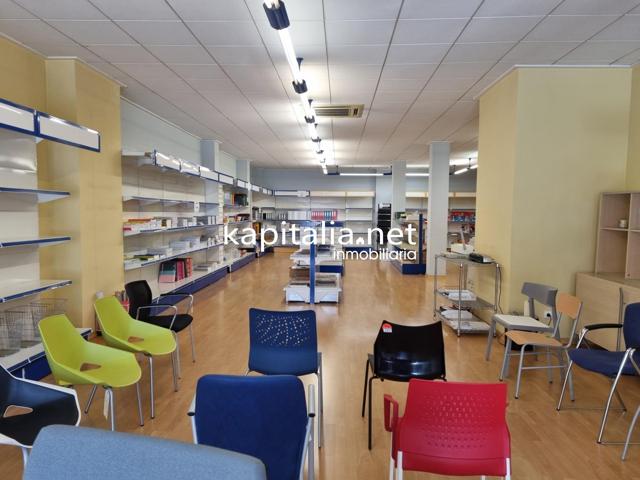 Local comercial en alquiler en Ontinyent photo 0