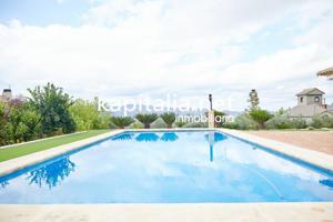 Chalet a la venta en Valencia photo 0