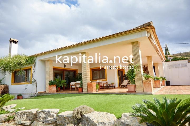 Exclusivo Chalet a la venta en Ontinyent photo 0