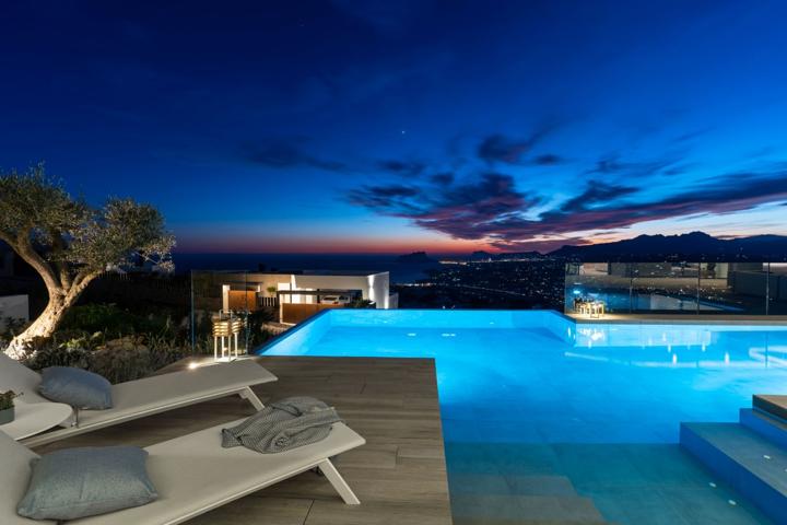 Villa Exclusiva a la venta en Cumbre del Sol photo 0