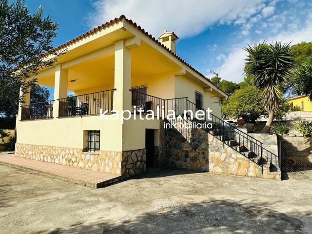 Chalet a la venta en Ontinyent , zona El Pilar photo 0